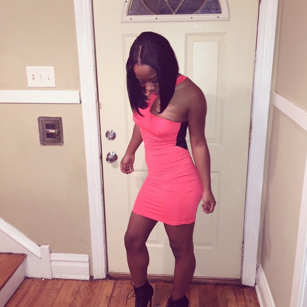 Pink mini dress - Picture 2 of 3